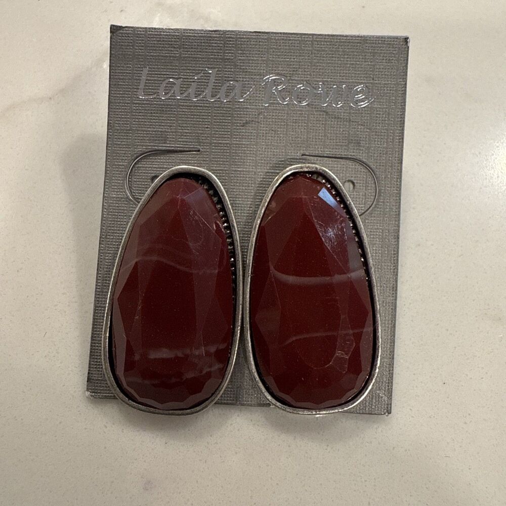 Laila rowe earrings studs jewelry burgundy and Silvertone
